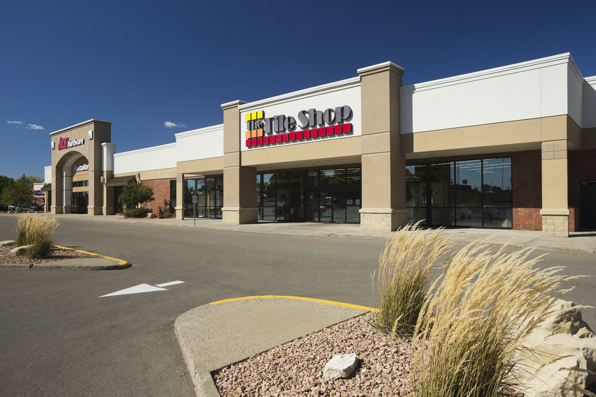 Burnhill Plaza Shopping Center in Burnsville, MN