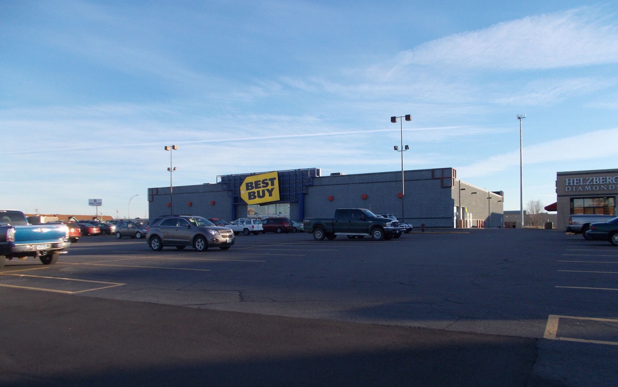 St. Cloud Shopping Center in St. Cloud, MN